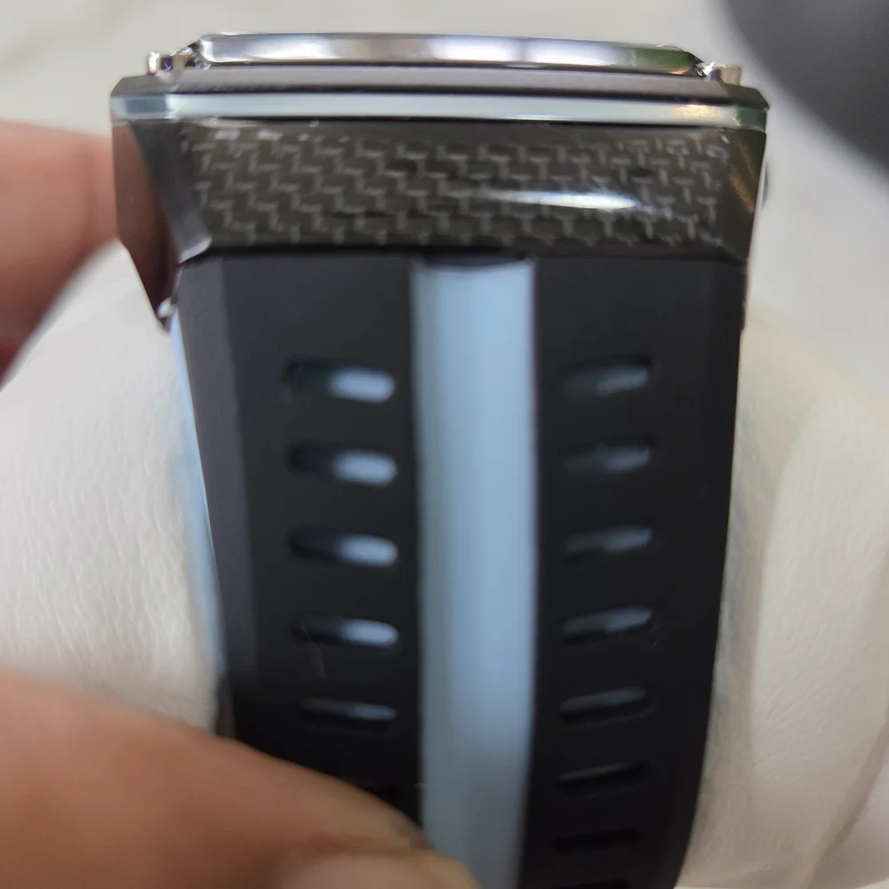 Invicta Smartwatch with Black and Blue Design